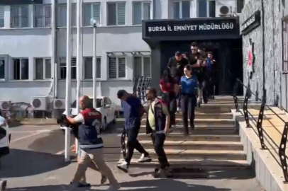 BURSA'DA ZORLA HESAP AÇTIRAN ÇETE YAKALANDI