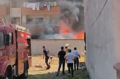 BURSA'DA DEPO YANGINI BİNAYA SIÇRAMADAN SÖNDÜRÜLDÜ