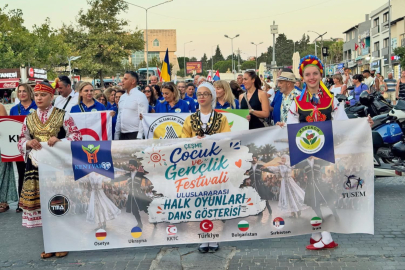 ÇEŞME'DE ULUSLARARASI HALK DANSLARI ŞÖLENİ