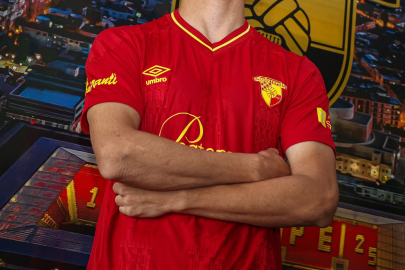 GÖZTEPE'DEN SAVUNMAYA GENÇ TAKVİYE