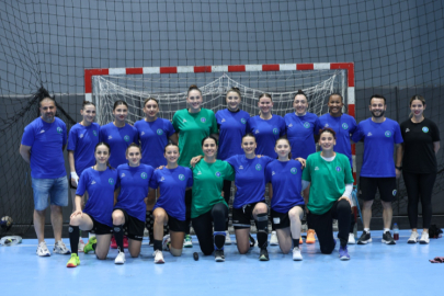 BURSA BÜYÜKŞEHİR BELEDİYESPOR’DA ŞAMPİYONLUK KADROSU TAMAM