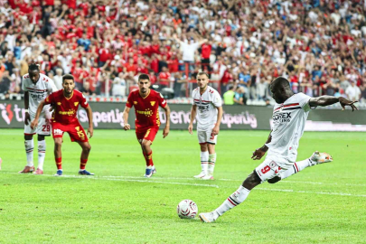 SAMSUNSPOR İLE GÖZTEPE 3-3 BERABERE KALDI