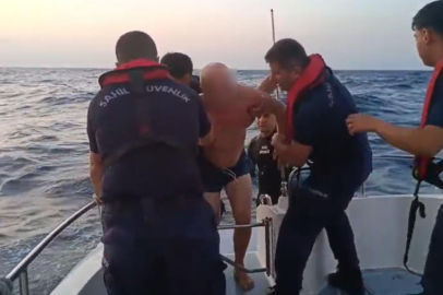 YALOVA'DA DENİZDE SÜRÜKLENEN BABA-KIZ KURTARILDI