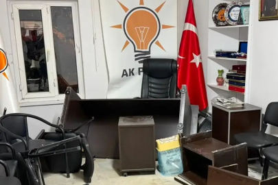 AK PARTİ EMET İLÇE BAŞKANLIĞI BİNASINA SALDIRI