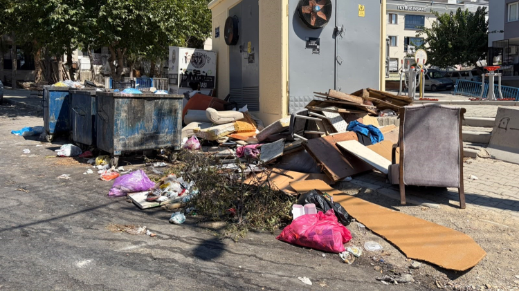izmir'de çöp sorunu