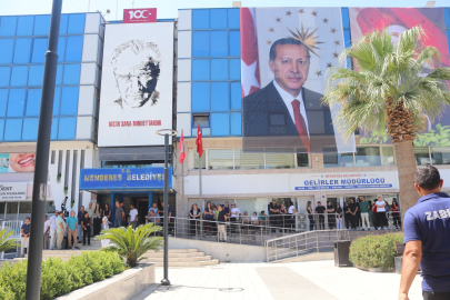 MENDERES'TE SEÇİM SONRASI İSTİFA FIRTINASI
