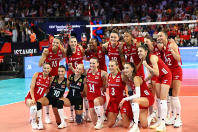 A MİLLİ KADIN VOLEYBOL TAKIMI SLOVENYA KARŞISINDA