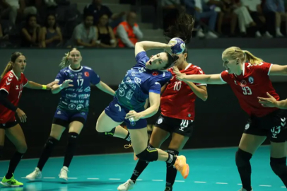 KADIN HENTBOLDA BURSA BÜYÜKŞEHİR BELEDİYESPOR’DAN TARİHİ BAŞARI