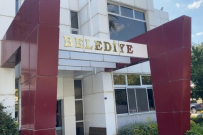 İZMİR'DE ESKİ BAŞKANIN VE YARDIMCISININ ŞOFÖRLERİ GÖZALTINDA