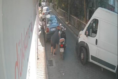İZMİR’DE NOTER ÇIKIŞI DÜŞEN 100 BİN LİRAYI KAPTI KAÇTI