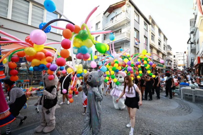 EFES SELÇUK’TA FESTİVAL COŞKUSU SOKAKLARA TAŞTI