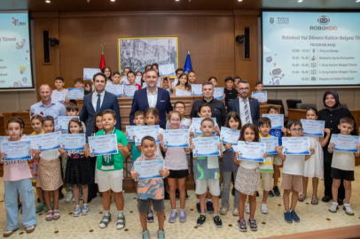 BURSA'DA ÇOCUKLAR ROBOTİK KODLAMA İLE GELECEĞE HAZIRLANIYOR