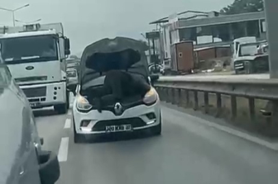 BURSA’DA SEYİR HALİNDEKİ OTOMOBİLDE TEHLİKELİ TAMİRAT