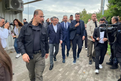 ÖZGÜR ÖZEL’DEN MUSTAFA BOZBEY’E CEZAEVİNDE ZİYARET