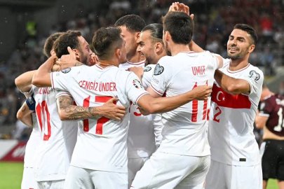 MİLLİ TAKIM FRANSA MAÇI ÖNCESİ SON HAZIRLIKLARINI TAMAMLADI