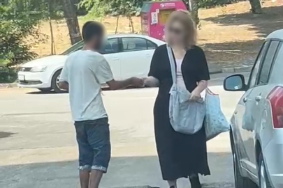 SOKAK ORTASINDA MADDE KULLANDI, YOL KESİP PARA İSTEDİ