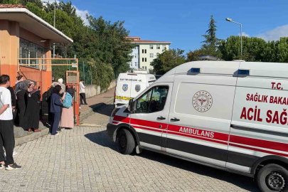 ORTAOKULDA BIÇAKLI SALDIRI: 6 ÖĞRENCİ YARALANDI