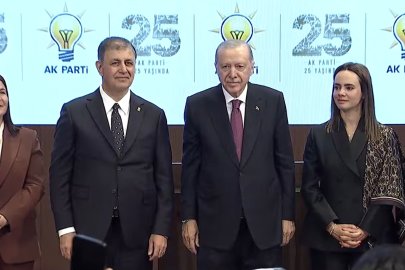 İZBB BAŞKANI CEMİL TUGAY AK PARTİ'YE GEÇTİ