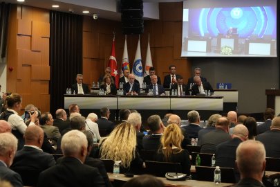 İZTO'DA TEK ADAY MAHMUT ÖZGENER, YİNE BAŞKAN