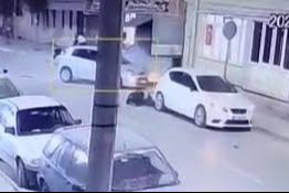 KASKI HAYATINI KURTARDI: FECİ KAZA KAMERADA