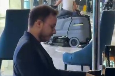 5 YILDIZLI TİTANİC: OTELİ SU BASTI PİYANİST SON ANA KADAR DİRENDİ!
