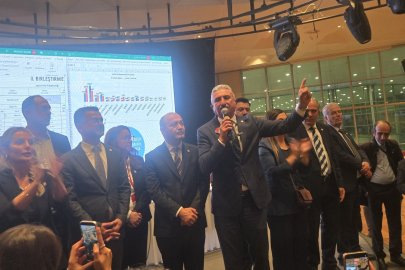 YENİ PARTİ BURSA'DA NİHAT YEŞİLTAŞ GÜVEN TAZELEDİ