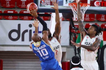 KARŞIYAKA BASKETBOL SAHASINDA KAYIPSIZ İLERLİYOR
