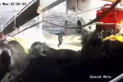 BALIKÇI TEKNESİNDE ÖLÜMLE SONUÇLANAN OLAY KAMERADA!