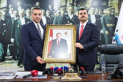 AK PARTİLİ İNAN'DAN İZMİR MESAJI: FETRET DEVRİ BİTMİŞTİR!