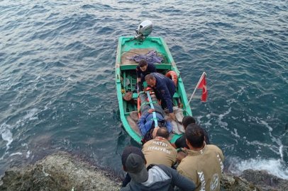 KAYALIKLARDAKİ BALIK AVI SONU OLUYORDU: 3 METREDEN DÜŞTÜ