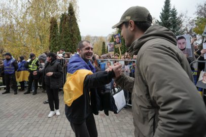 AİLELERİNE KAVUŞTULAR: 270'ER KİŞİLİK ESİR TAKASI YAPILDI