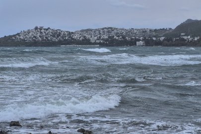 BODRUM'DA FERİBOT SEFERLERİNE HAVA ENGELİ