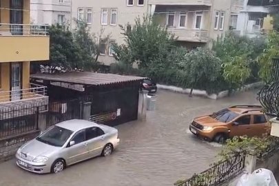 FETHİYE'DE SAĞANAK HAYATI FELÇ ETTİ: EVLER SULAR ALTINDA