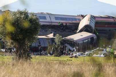 İSPANYA'DAKİ TREN KAZASINDA ÖLENLERİN SAYISI 68'E YÜKSELDİ