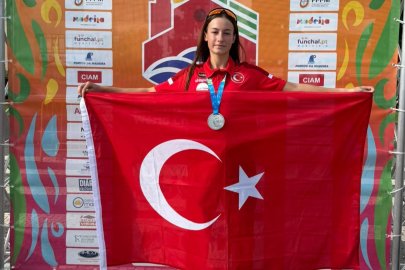 OSMANGAZİ BELEDİYESPOR DÜNYA ŞAMPİYONASI’NDA ZİRVEDE