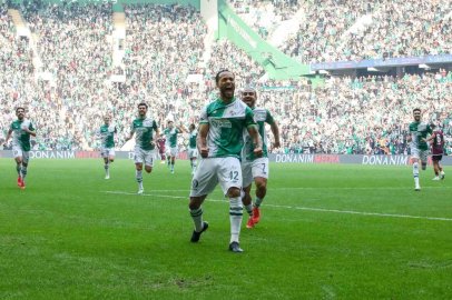 BURSASPOR BANDIRMASPOR'U 3 GOLLE GEÇTİ