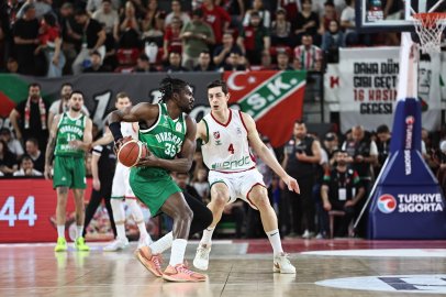 KARŞIYAKA, BURSASPOR DEPLASMANINDA İLK GALİBİYETİNİ ARIYOR
